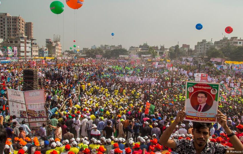  Thousands vow to restore democracy in Bangladesh